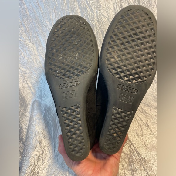 Aerosoles Misfit black scrunchy suede wedge ankle booties with side zipper - Picture 10 of 10